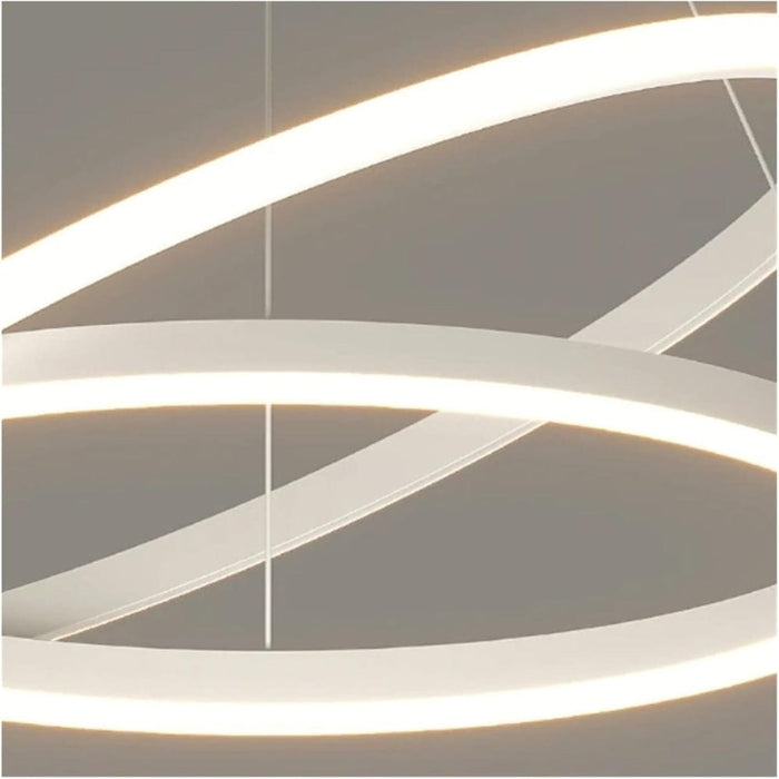 قلادة خاتم بيضاء (حلقتان)